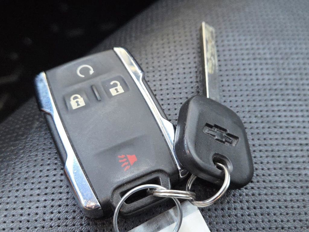 Used 2018 Chevrolet Silverado 1500 High Country image 32