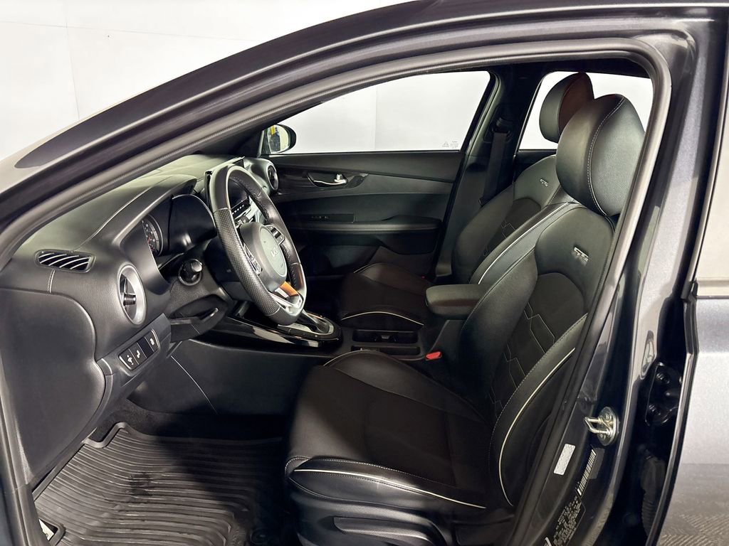 Certified 2024 Kia Forte GT-Line image 11