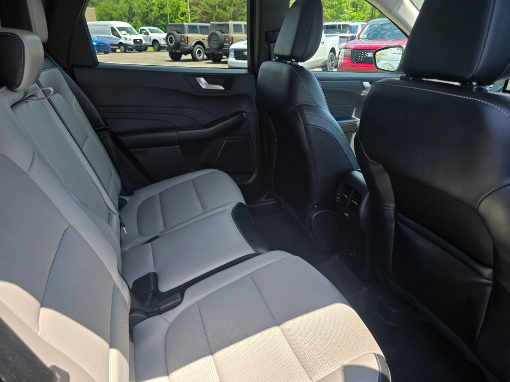 Certified 2023 Ford Escape Platinum AWD/4WD image 16