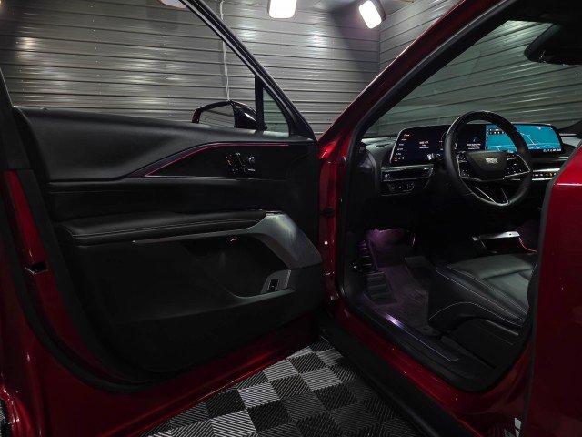 Used 2024 Cadillac Lyriq Luxury w/ LPO, Floor Liner Package image 34