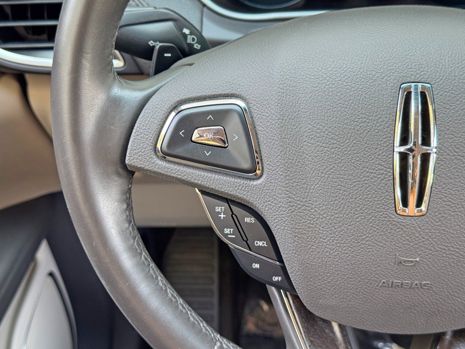 Used 2017 Lincoln MKX Select w/ Select Plus Package image 19