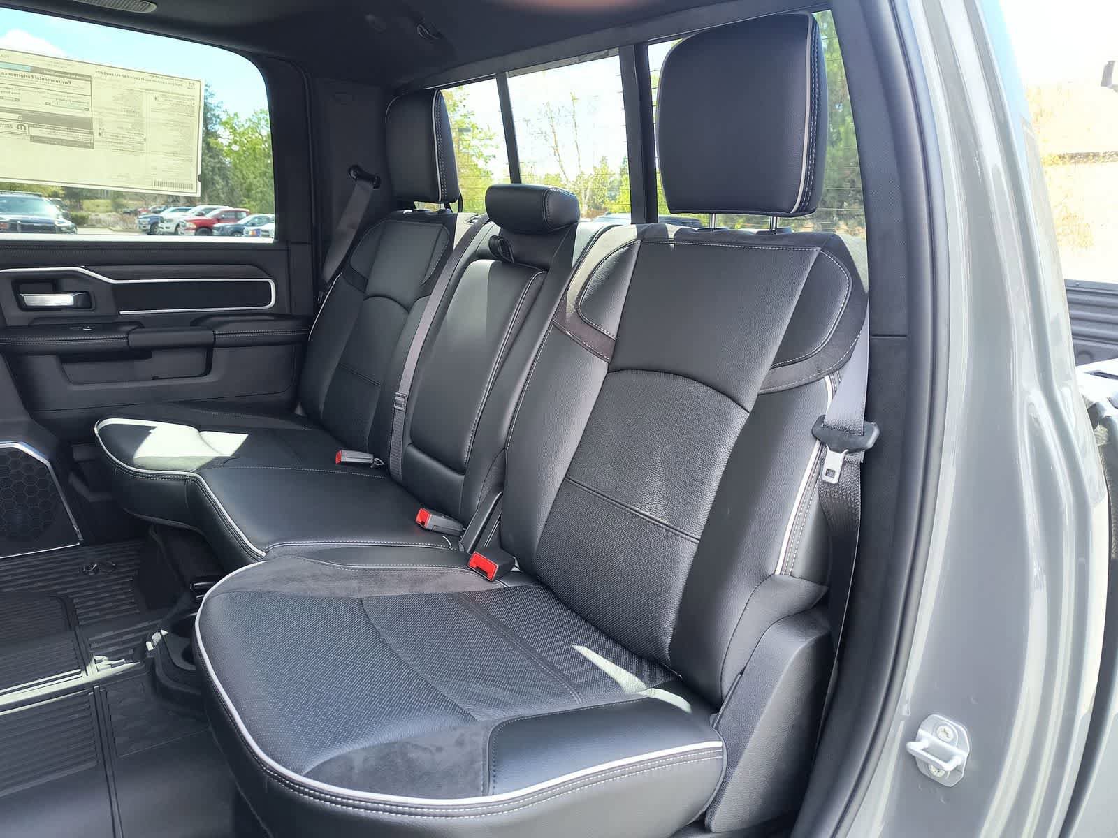 New 2026 RAM 3500 Laramie AWD/4WD image 23