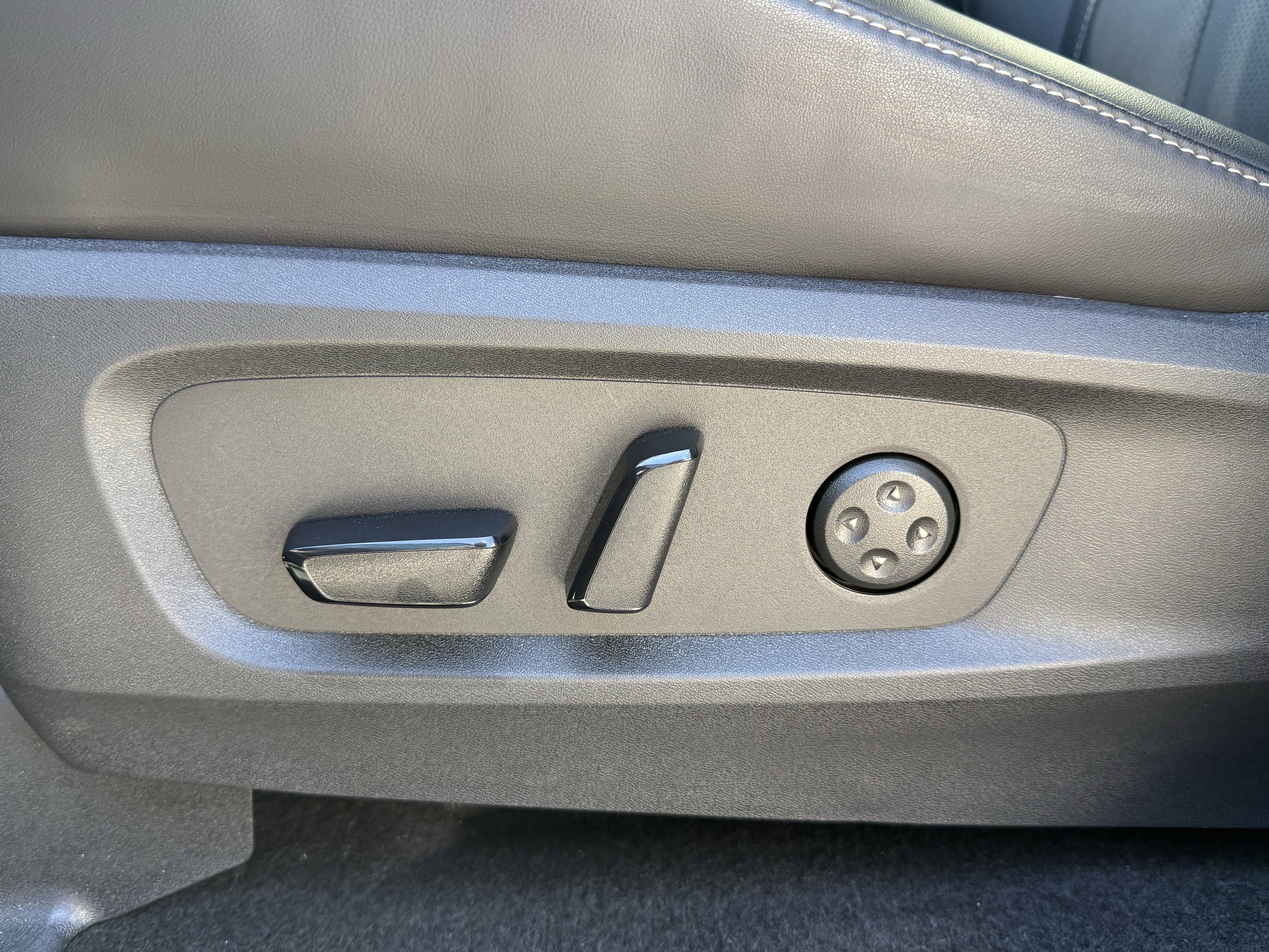 Certified 2026 INFINITI QX60 Luxe w/ Cargo Package image 23