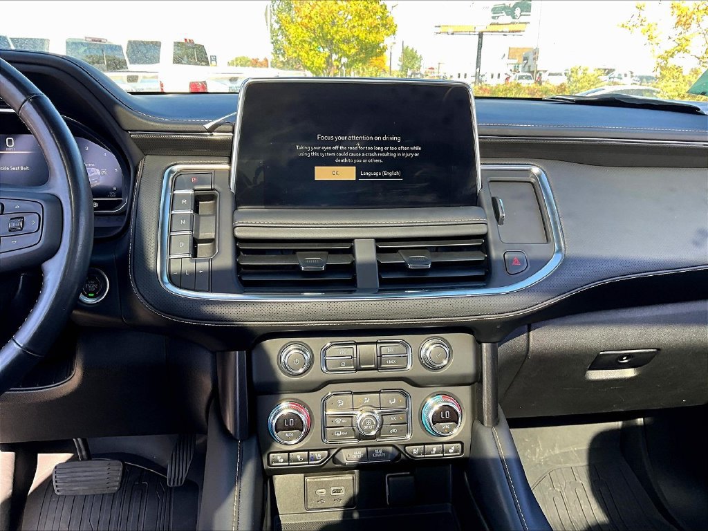 Used 2022 GMC Yukon XL AT4 AWD/4WD image 17
