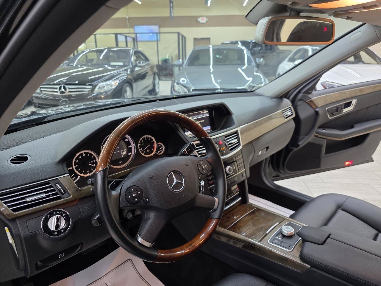 Used 2010 Mercedes-Benz E 350 Sedan image 18