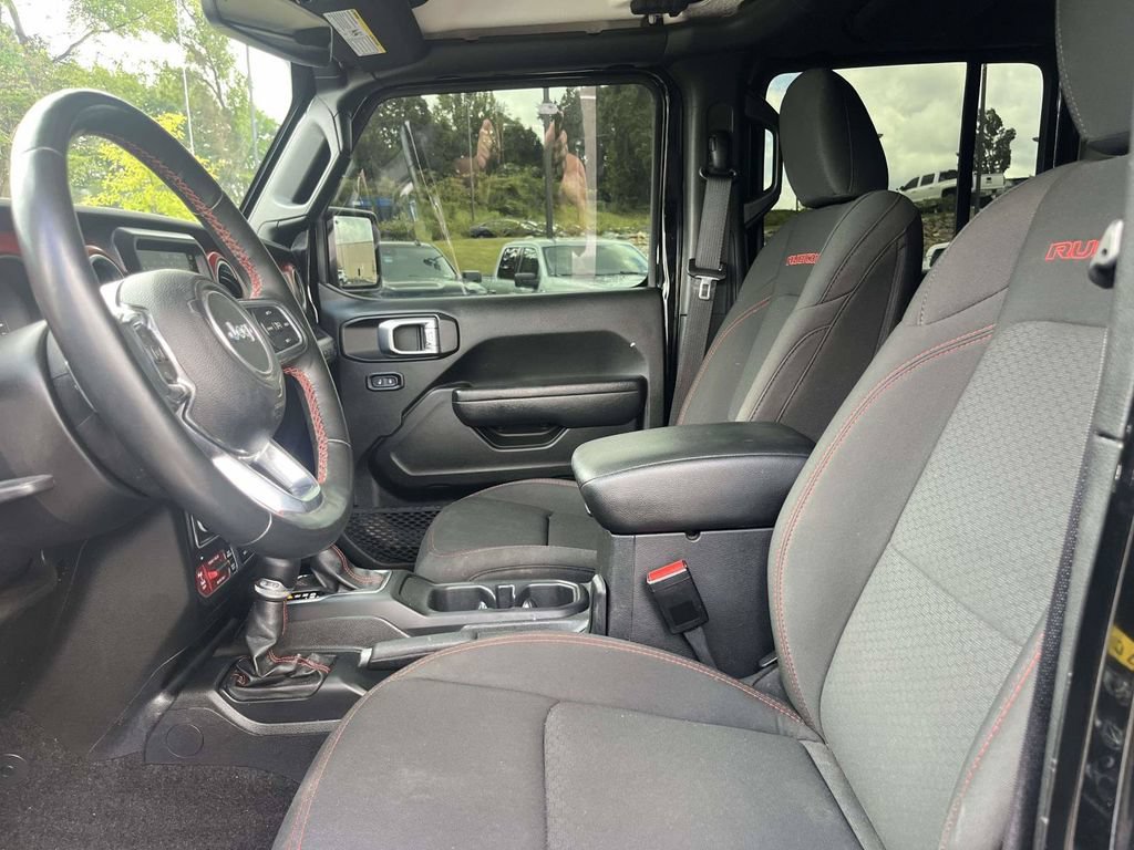 Used 2023 Jeep Wrangler Unlimited Rubicon w/ Cold Weather Group AWD/4WD image 18