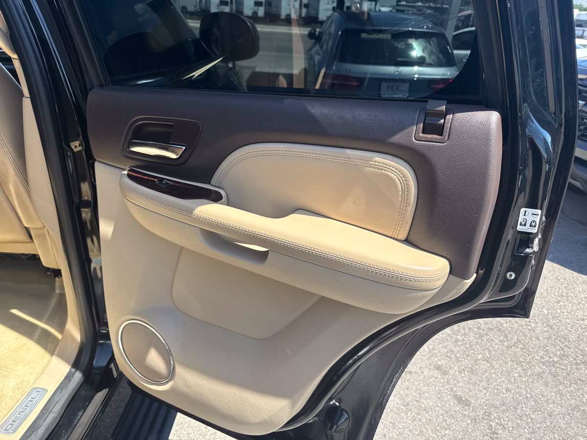 Used 2007 GMC Yukon Denali AWD/4WD image 21