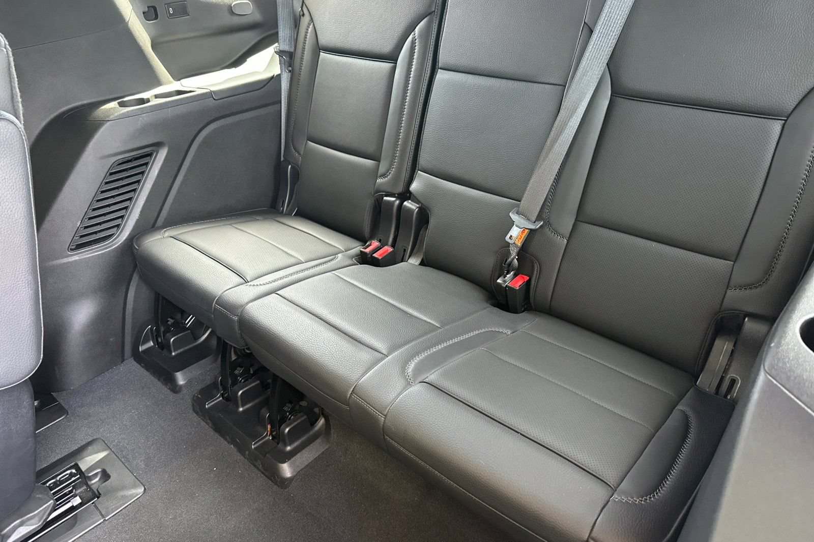 Used 2022 GMC Yukon Denali AWD/4WD image 19