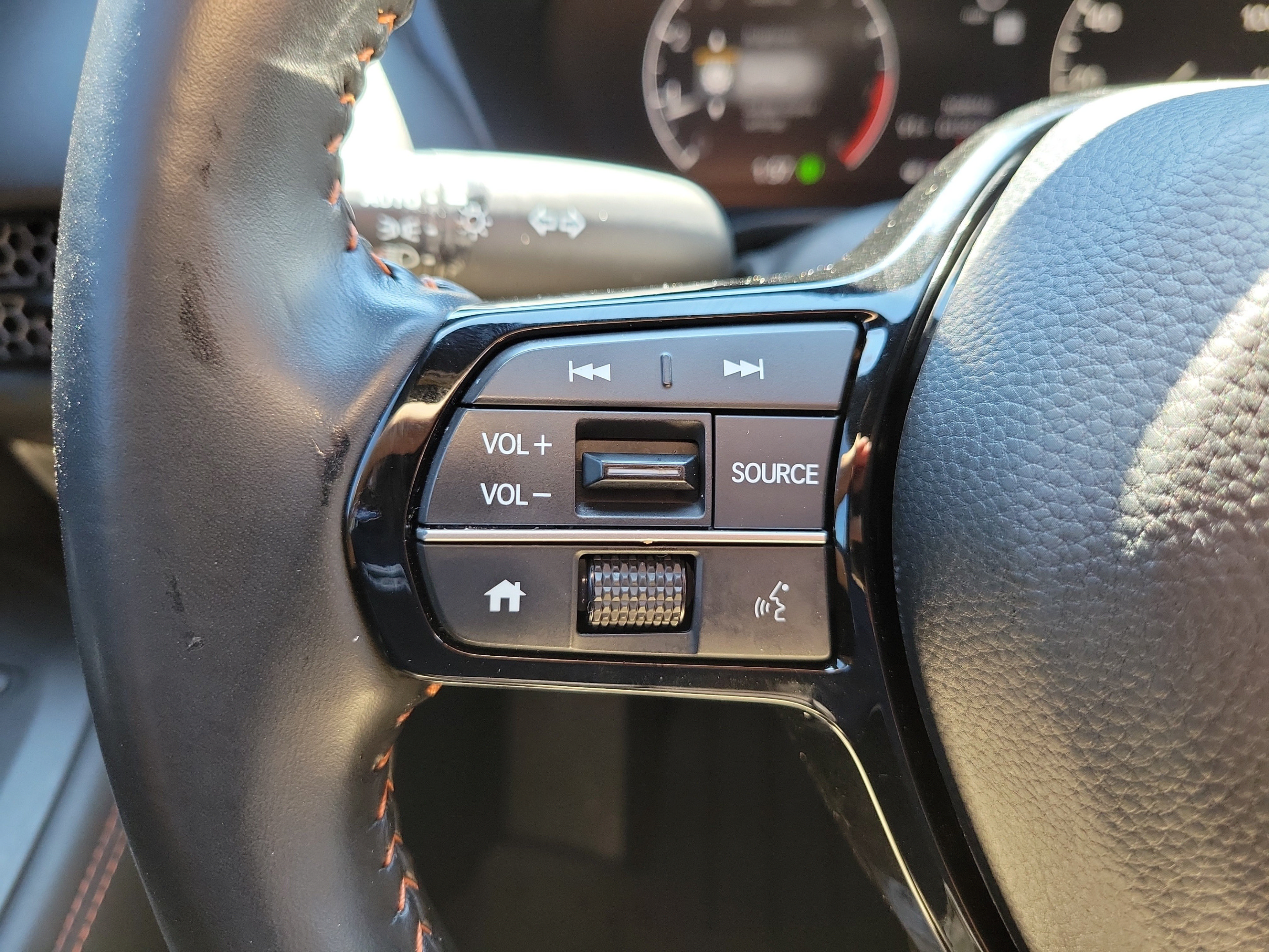 Certified 2025 Honda HR-V Sport image 29
