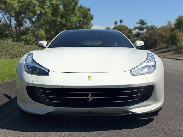 Used 2017 Ferrari GTC4Lusso image 10