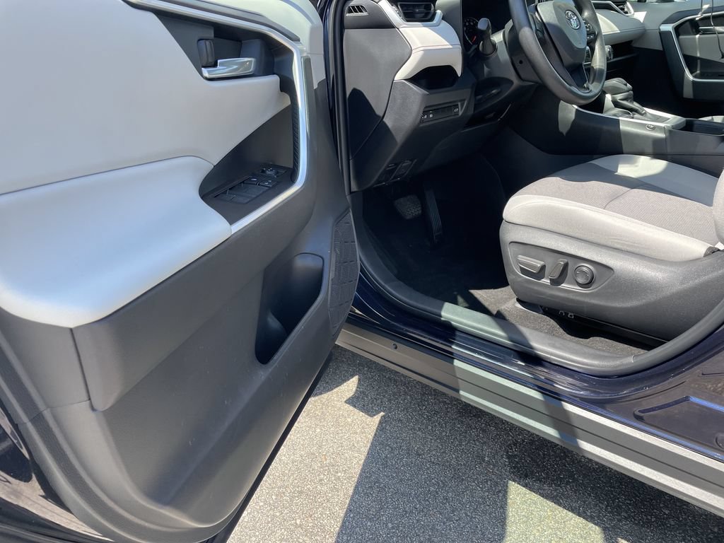Certified 2022 Toyota RAV4 XLE w/ Convenience Package AWD/4WD image 14
