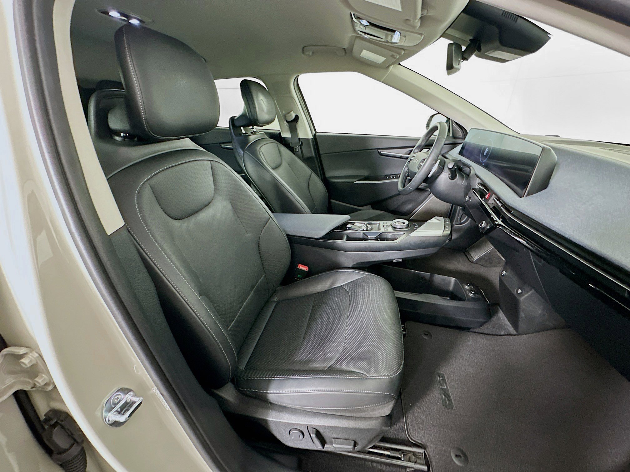 Used 2024 Kia EV6 Wind w/ Wind Technology Package image 31