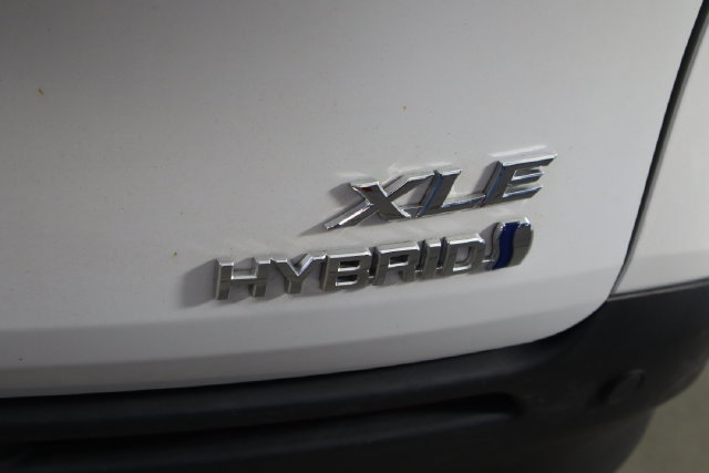 Used 2024 Toyota Sienna XLE AWD/4WD image 48