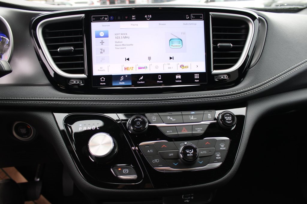 New 2026 Chrysler Pacifica Select image 17