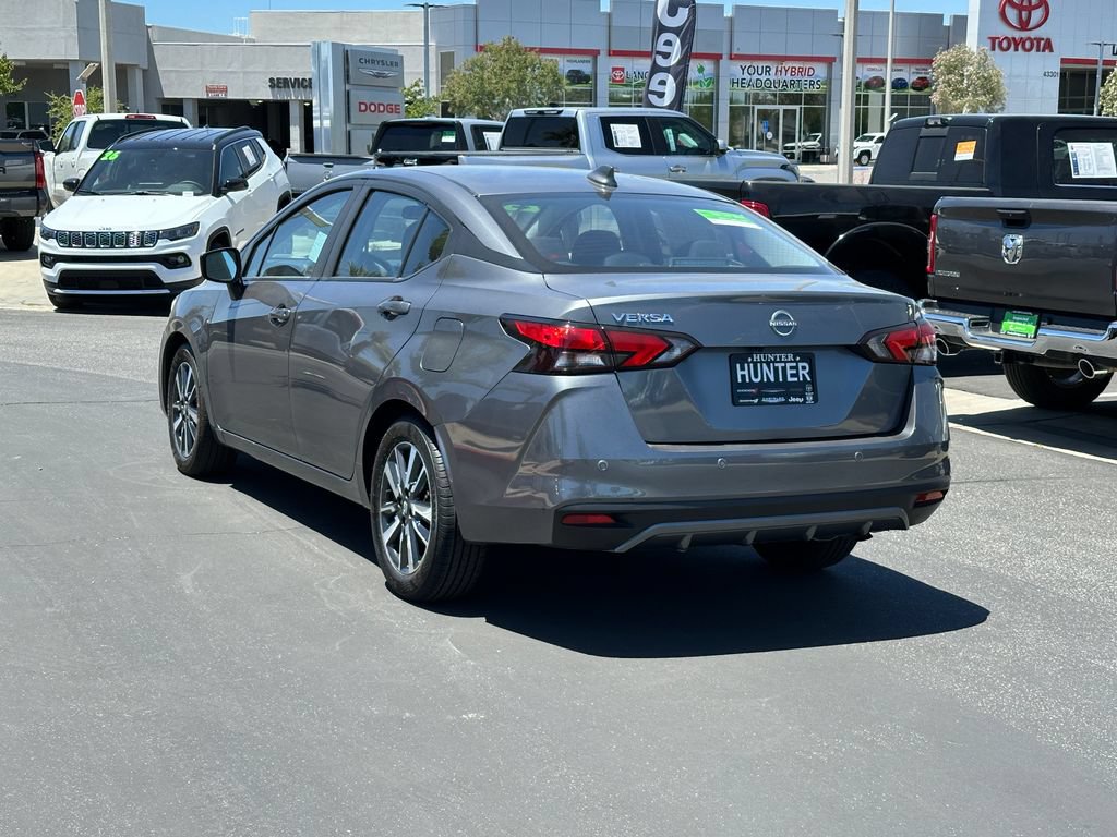 Used 2025 Nissan Versa SV FWD image 4