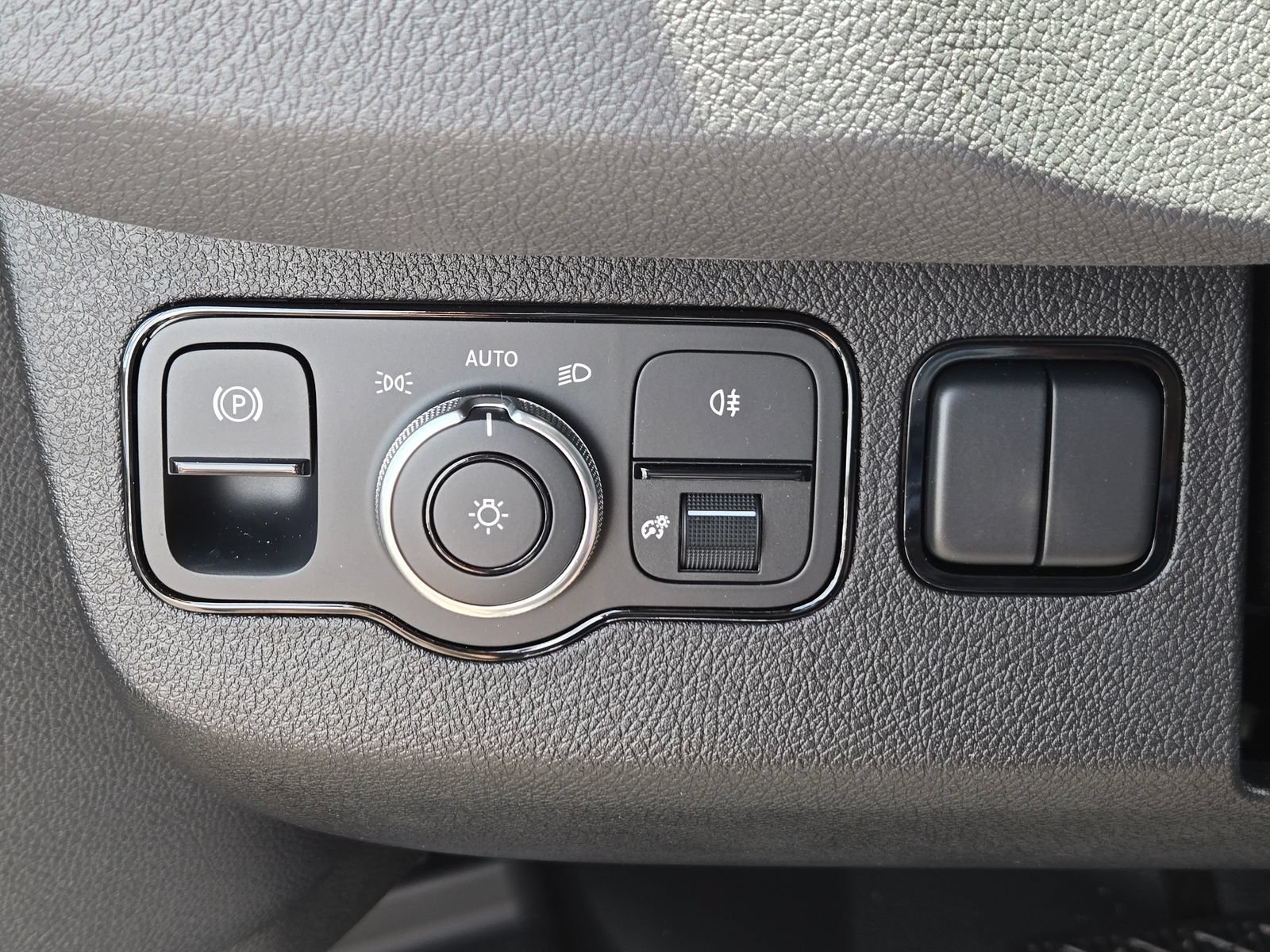 New 2025 Mercedes-Benz eSprinter 170 Cargo image 29