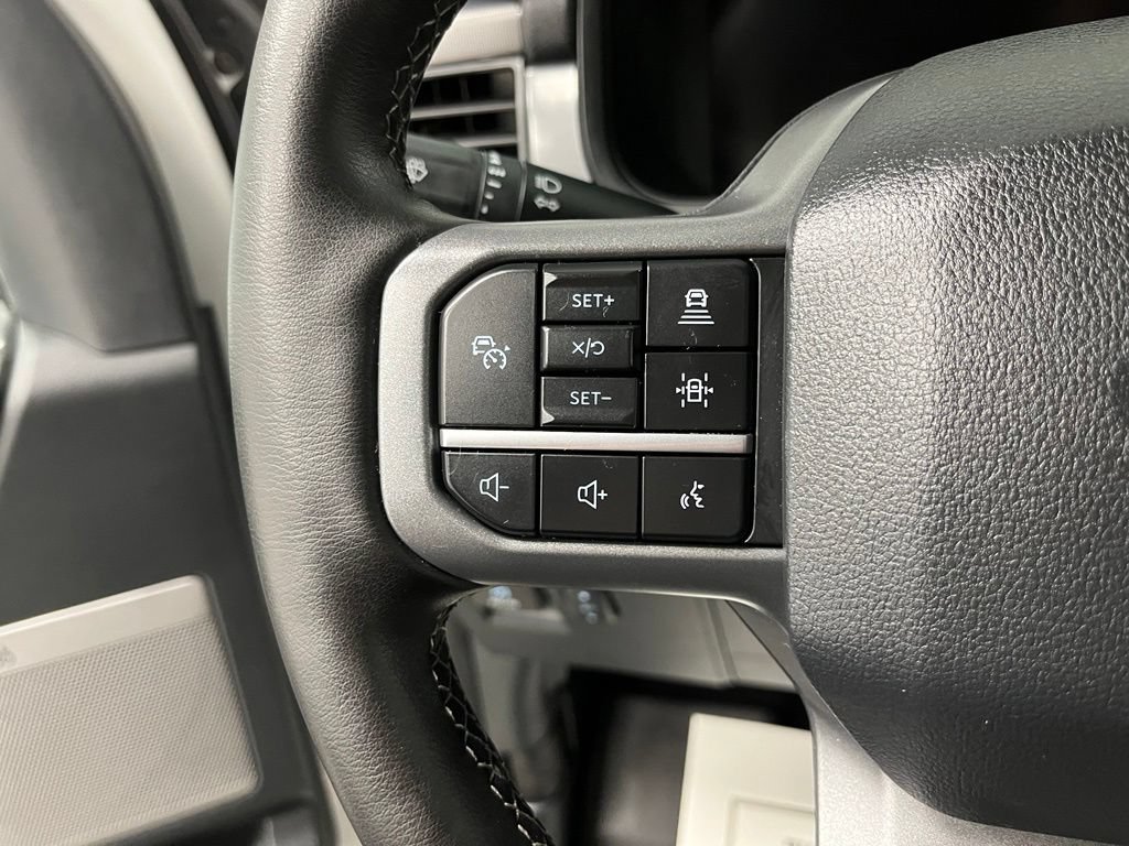 Used 2025 Ford F150 Lariat AWD/4WD image 30