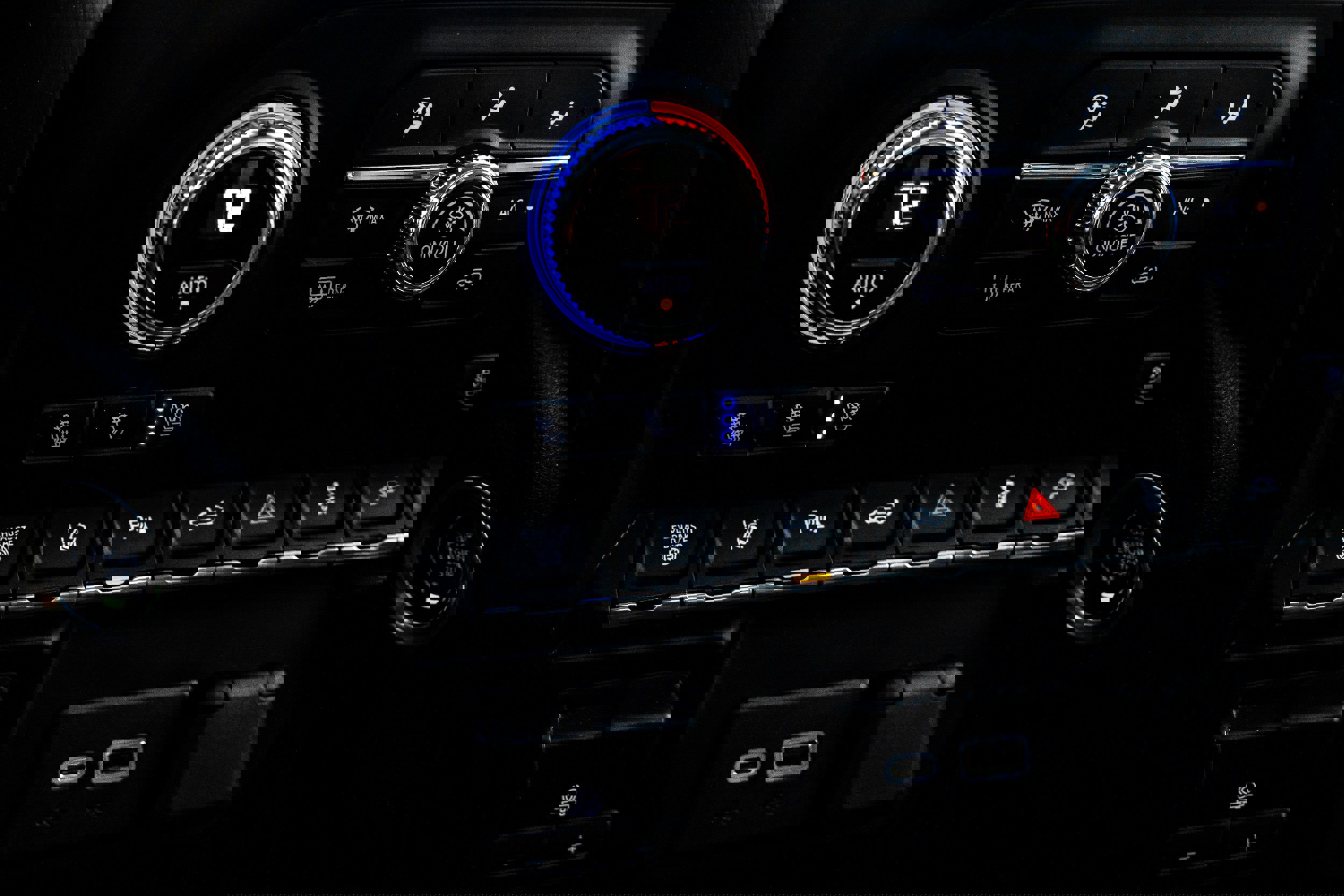 Used 2021 GMC Sierra 3500 Denali w/ Denali Ultimate Package image 24