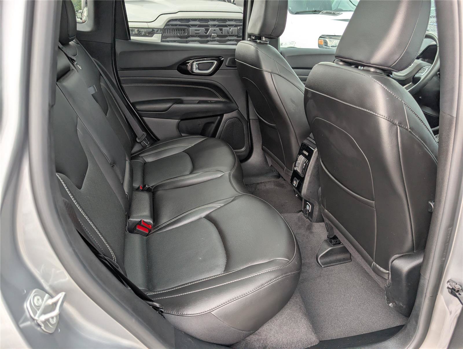 Used 2022 Jeep Compass High Altitude AWD/4WD image 12