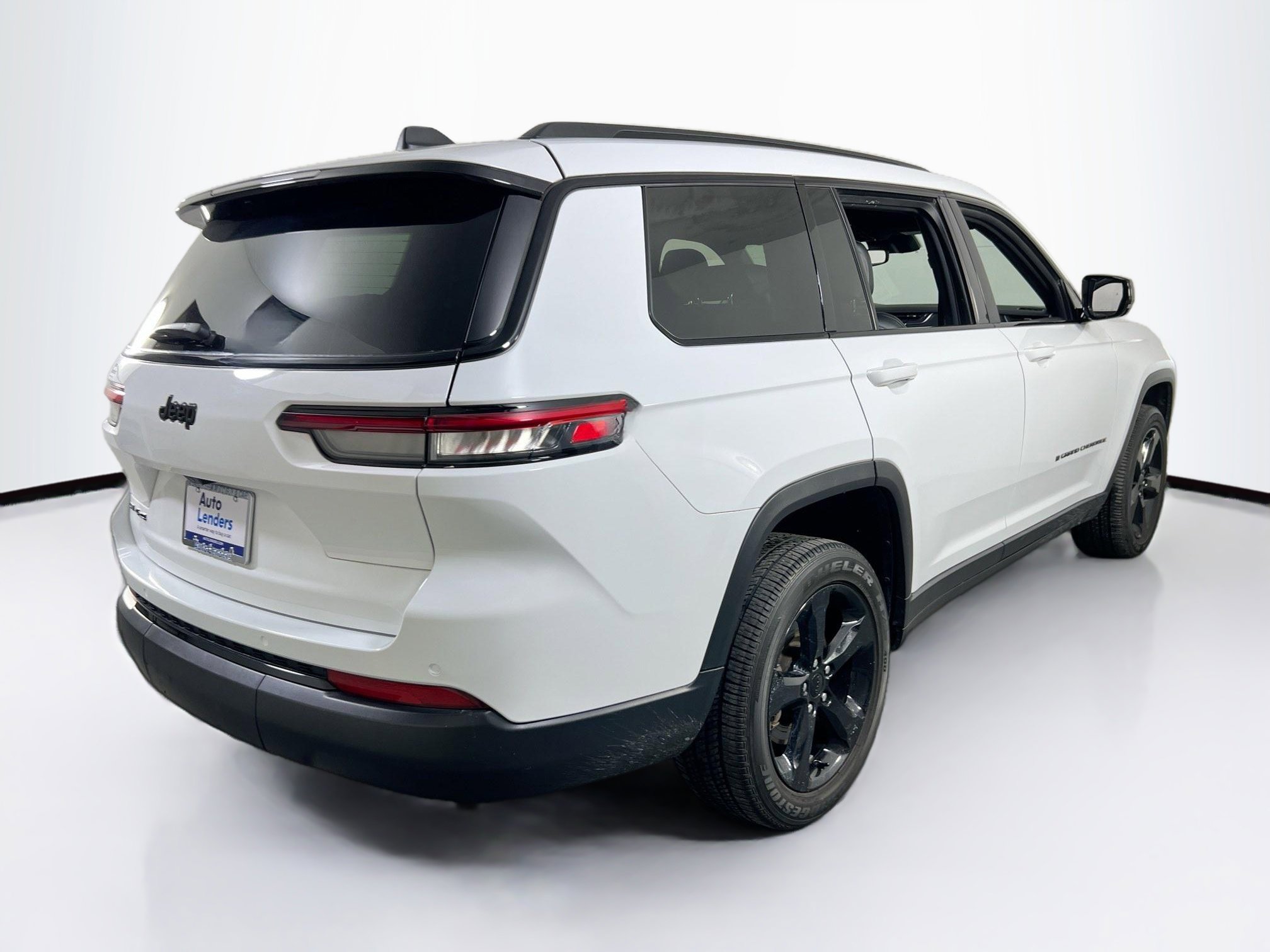 Used 2023 Jeep Grand Cherokee L Laredo AWD/4WD image 5
