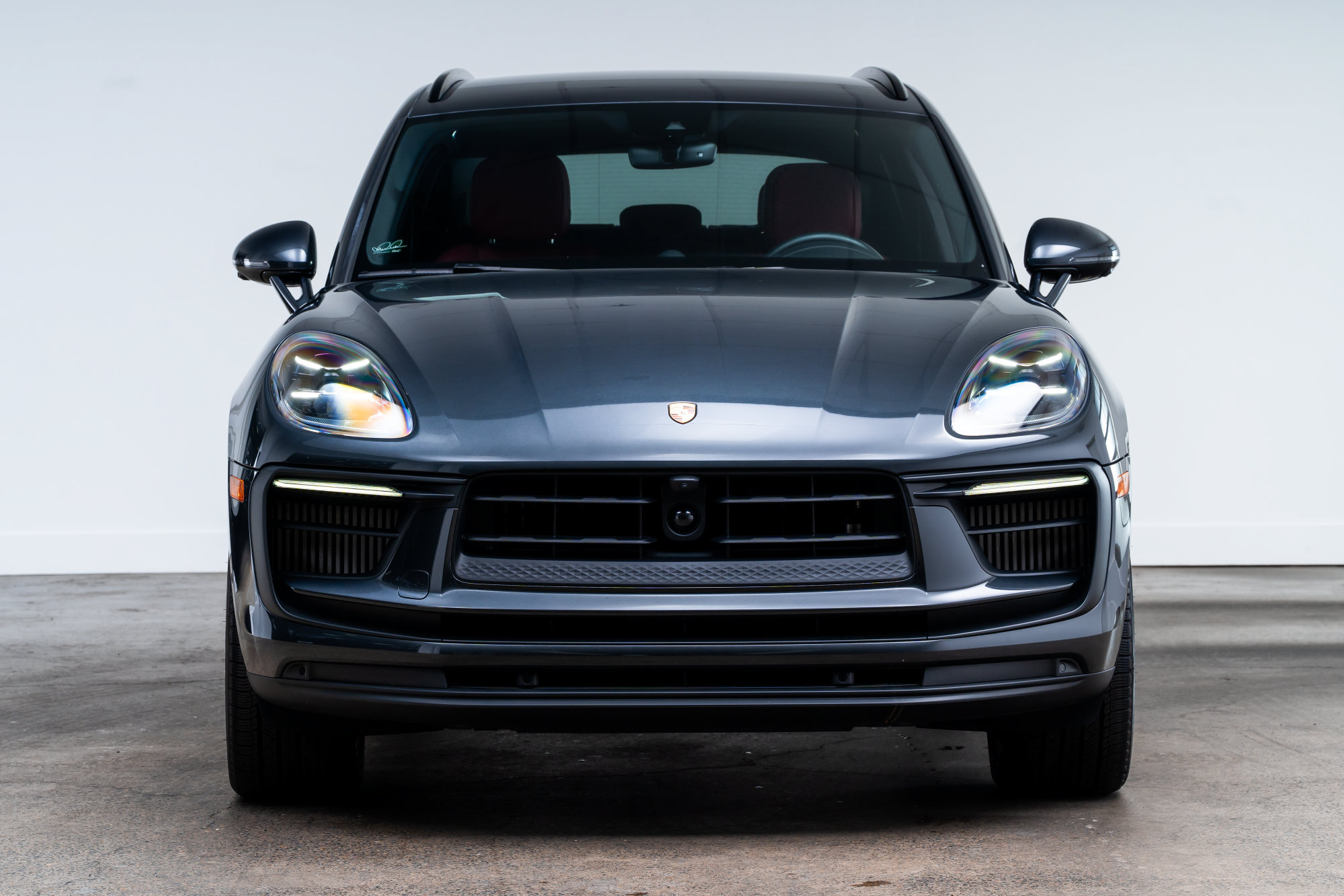 Used 2024 Porsche Macan S AWD/4WD image 2