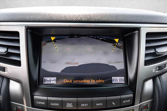 Used 2013 Lexus LX 570 4WD w/ Luxury Pkg image 17