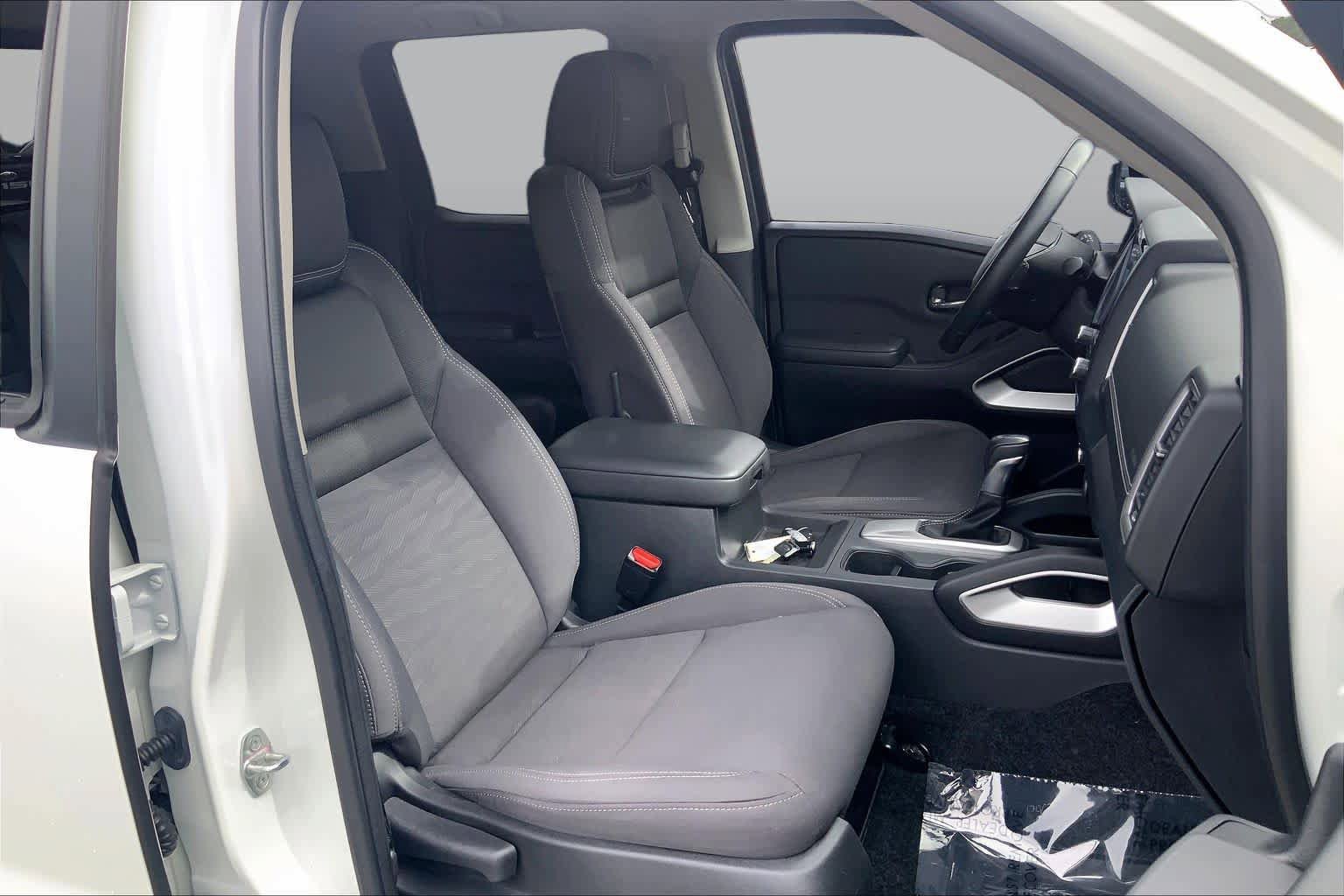 Used 2022 Nissan Frontier SV AWD/4WD image 9