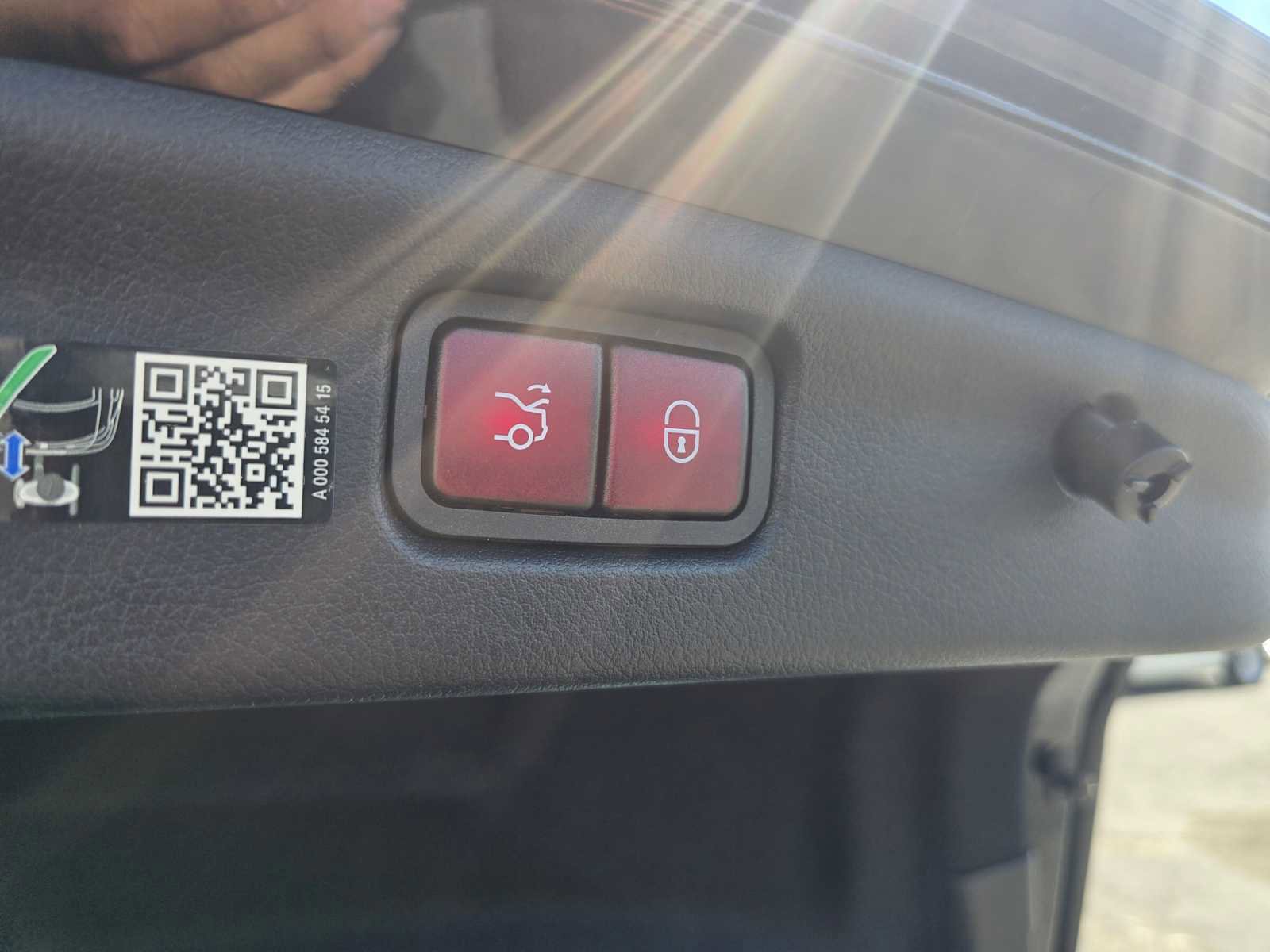 Used 2024 Mercedes-Benz C 300 Sedan image 18