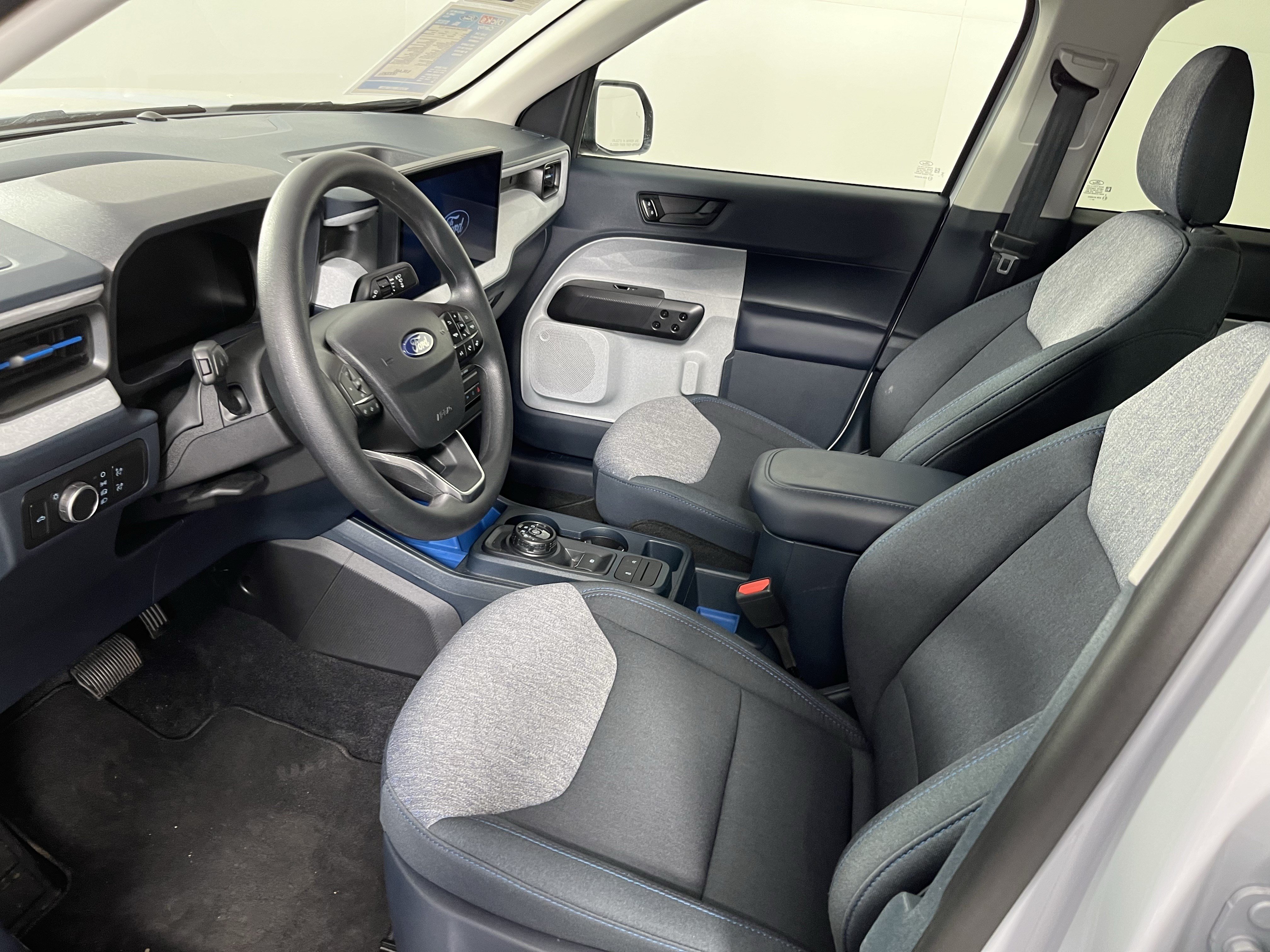 Used 2025 Ford Maverick XLT w/ Equipment Group 302A AWD/4WD image 9
