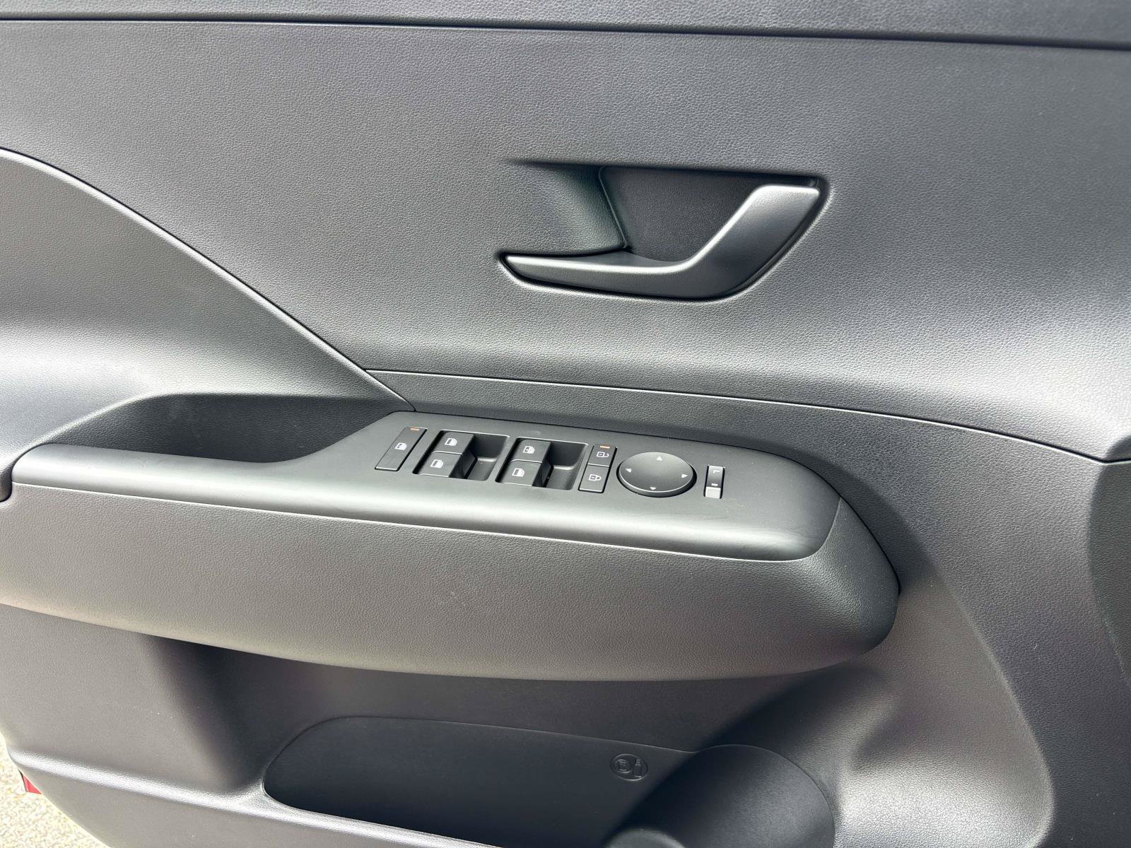 New 2026 Hyundai Kona SE AWD/4WD image 8