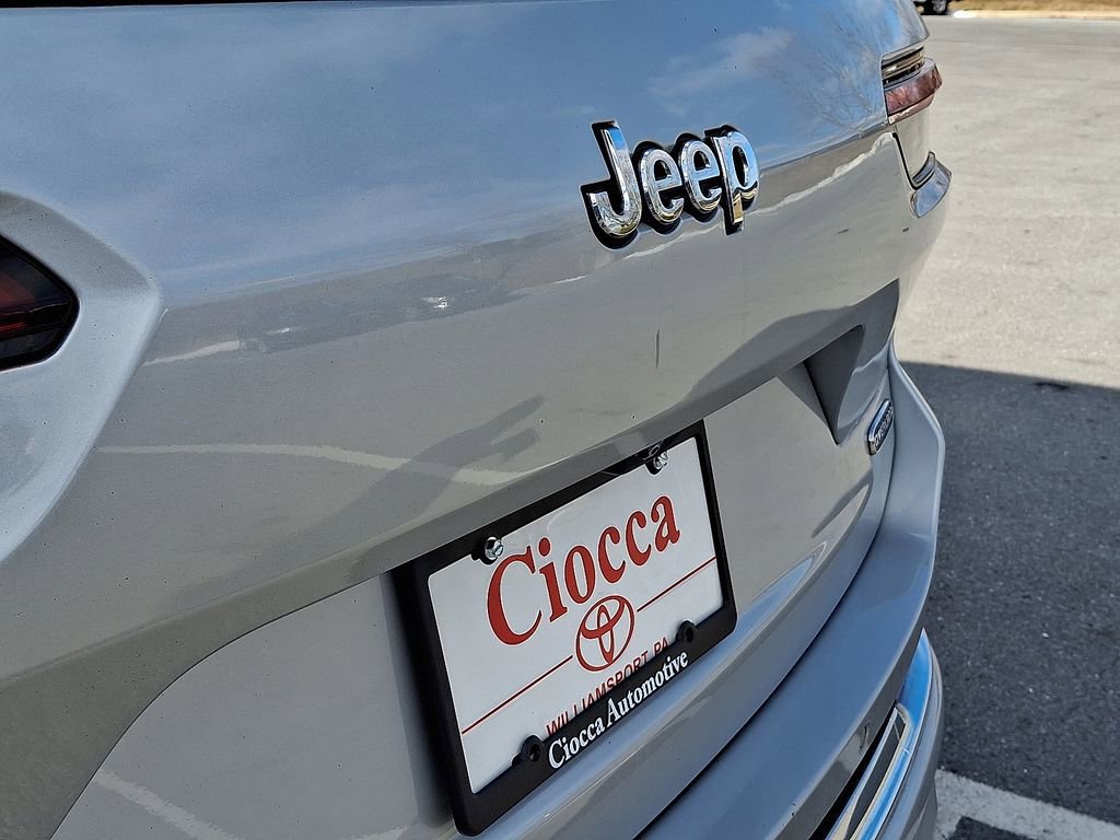 Used 2021 Jeep Grand Cherokee L Overland w/ Advanced Protech Group III image 34