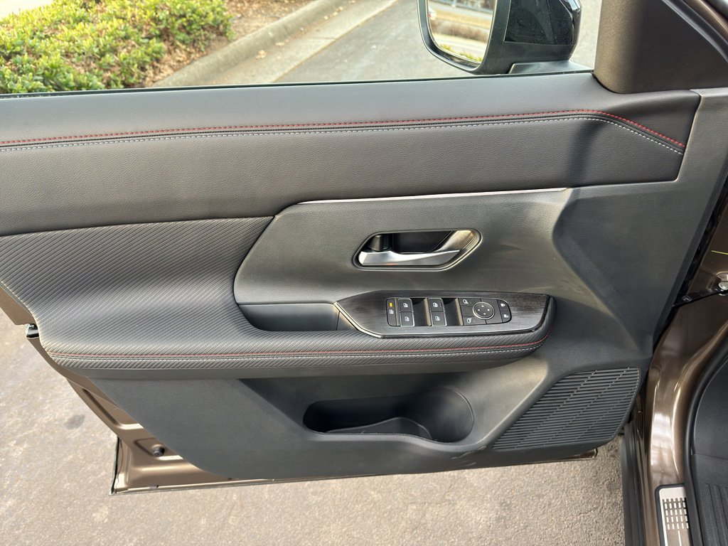 New 2026 Nissan Kicks SR w/ SR Premium Package image 17