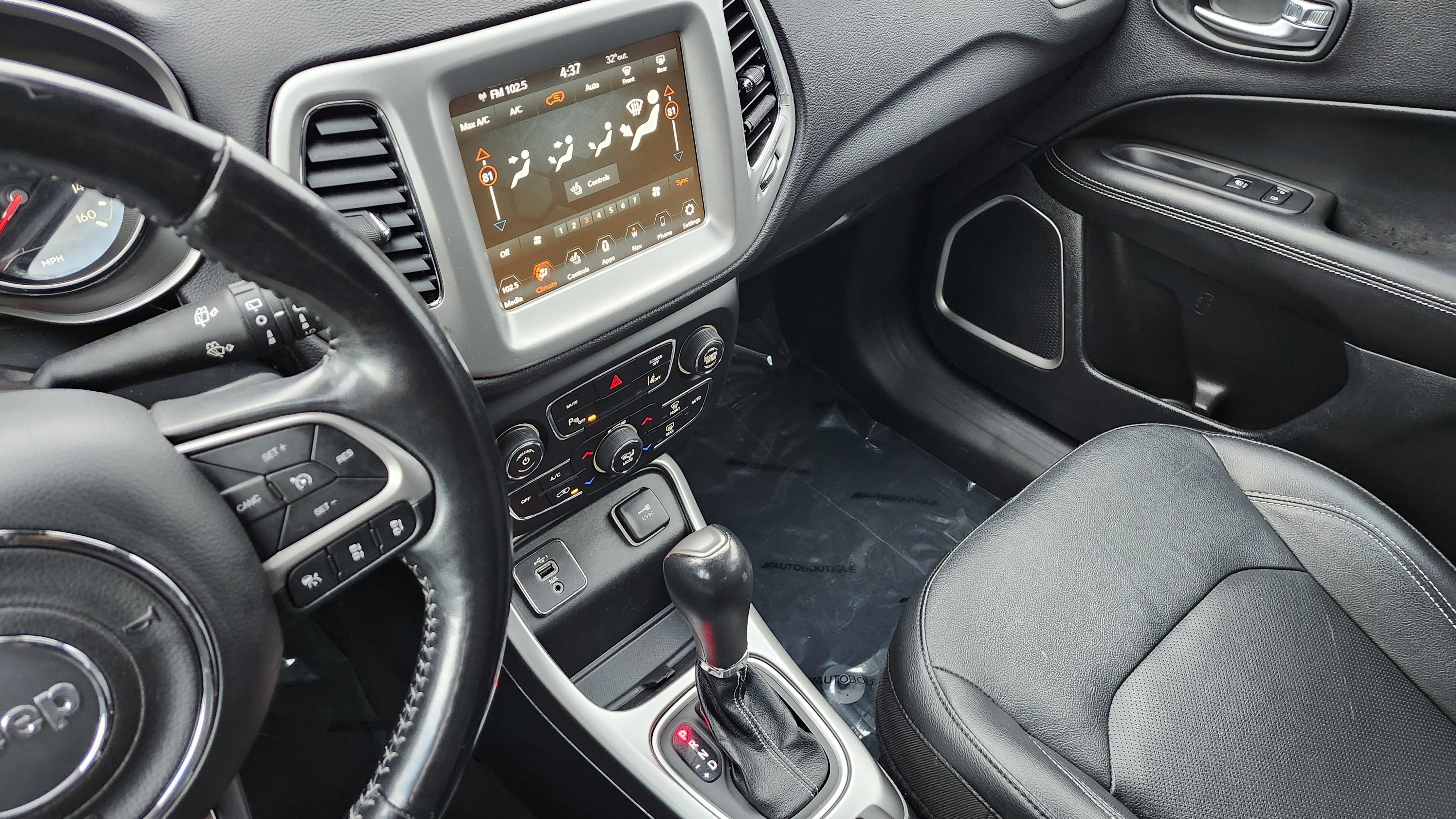 Used 2021 Jeep Compass Latitude w/ Driver Assistance Group image 30