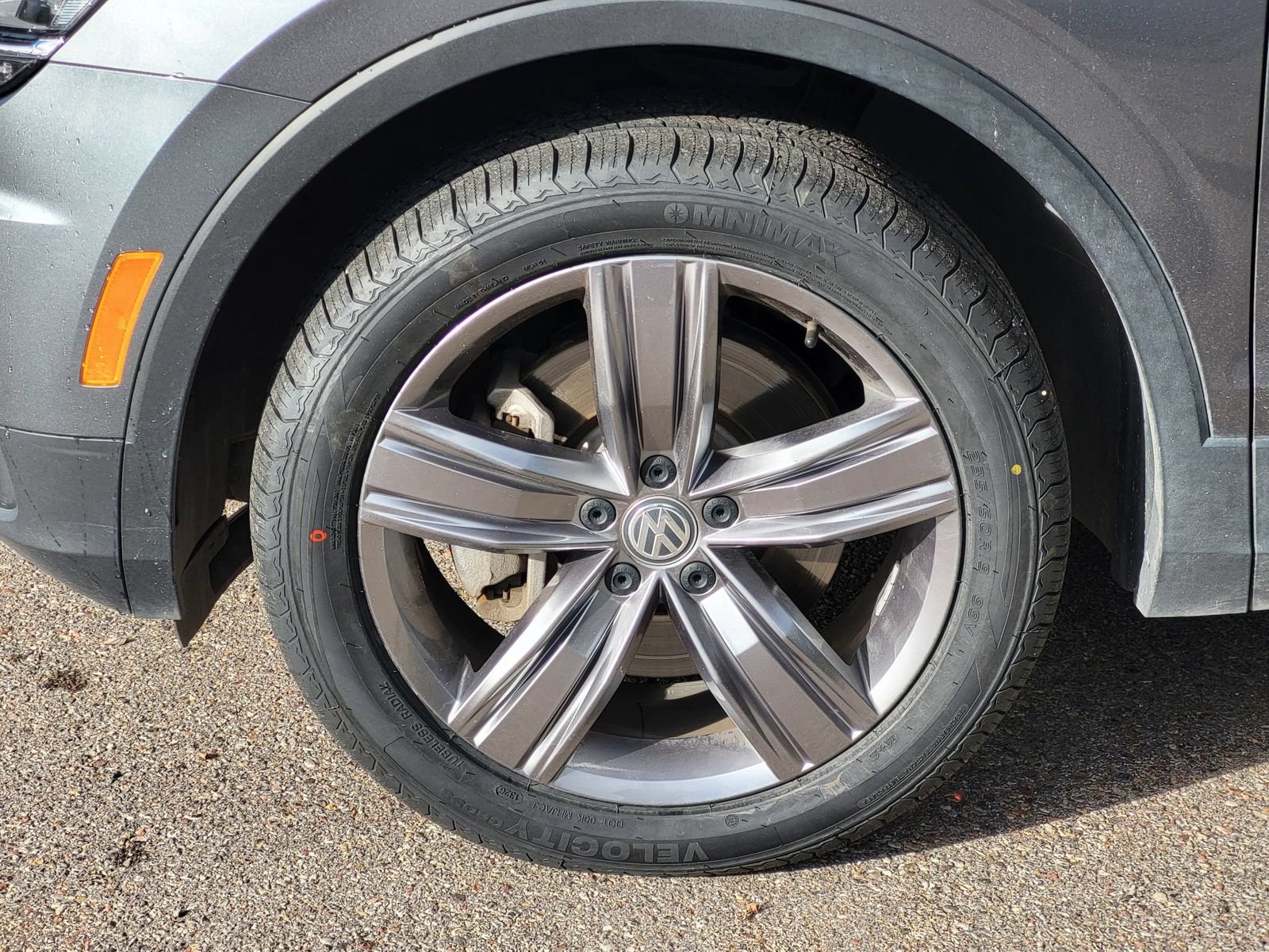 Used 2018 Volkswagen Tiguan SEL Premium AWD/4WD image 9