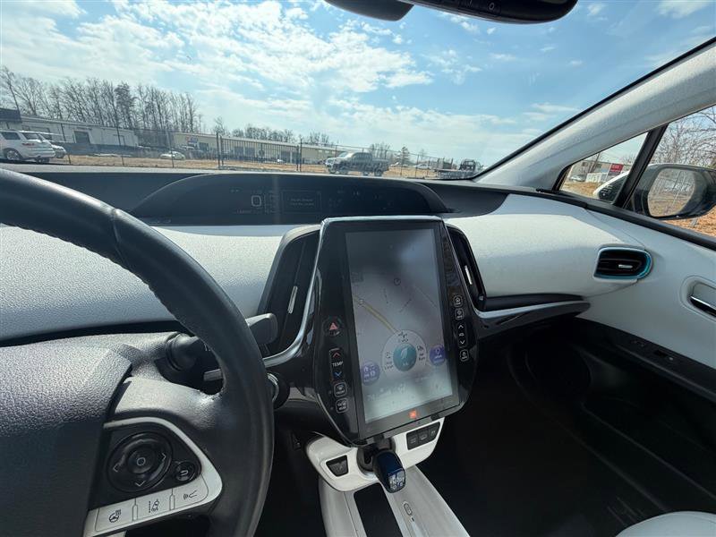 Used 2017 Toyota Prius Prime Advanced image 16