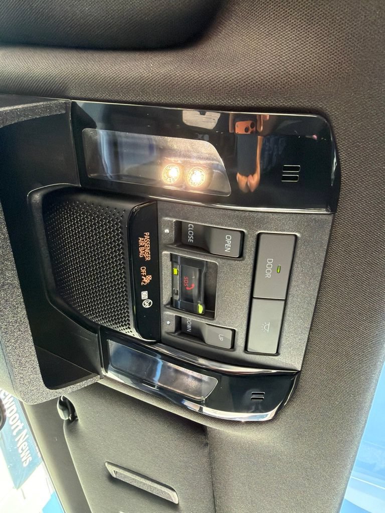 Used 2025 Lexus GX 550 w/ Accessory Package (2T) AWD/4WD image 17