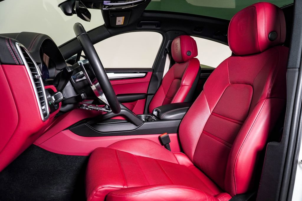 Certified 2023 Porsche Cayenne S image 5