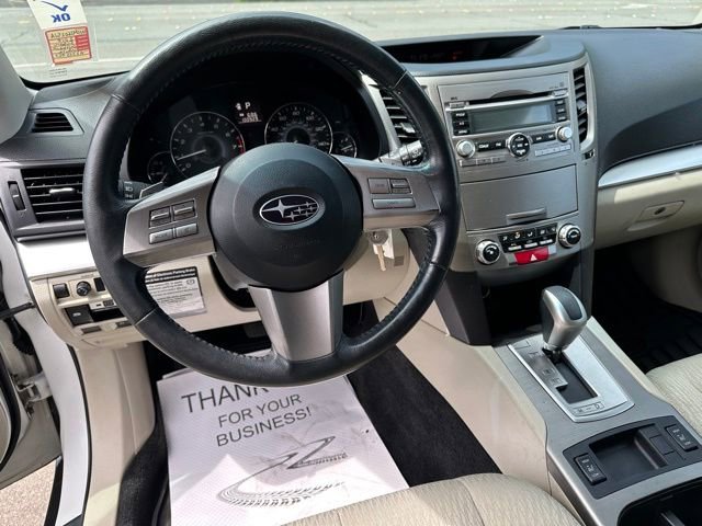 Used 2010 Subaru Outback 2.5i Premium AWD/4WD image 15