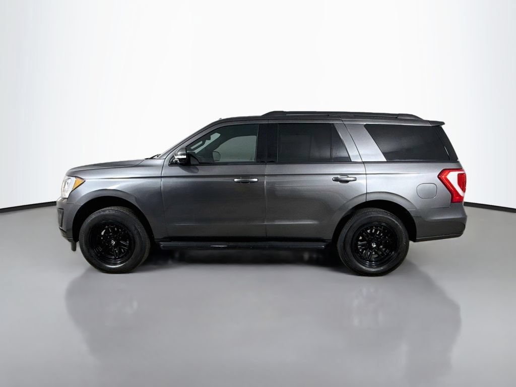 Used 2018 Ford Expedition XLT w/ Equipment Group 202A AWD/4WD image 4