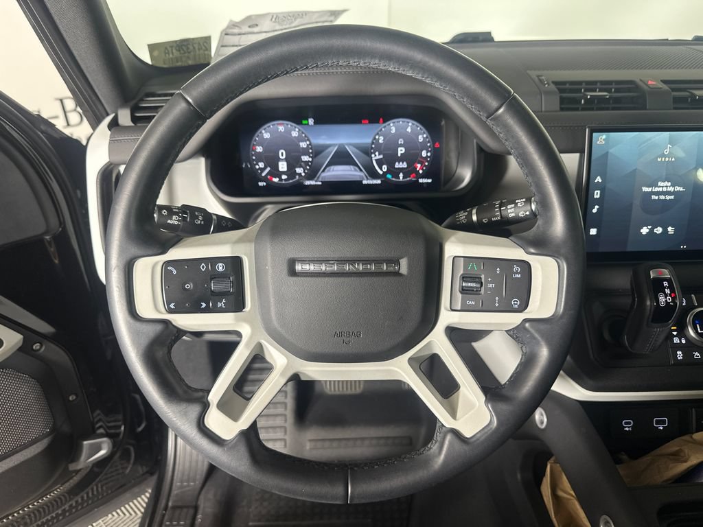 Used 2024 Land Rover Defender 110 SE AWD/4WD image 23