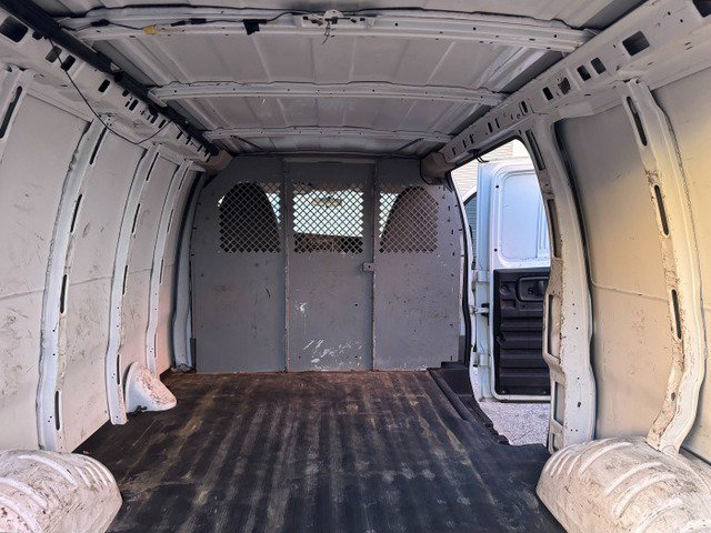 Used 2013 Chevrolet Express 2500 RWD image 16