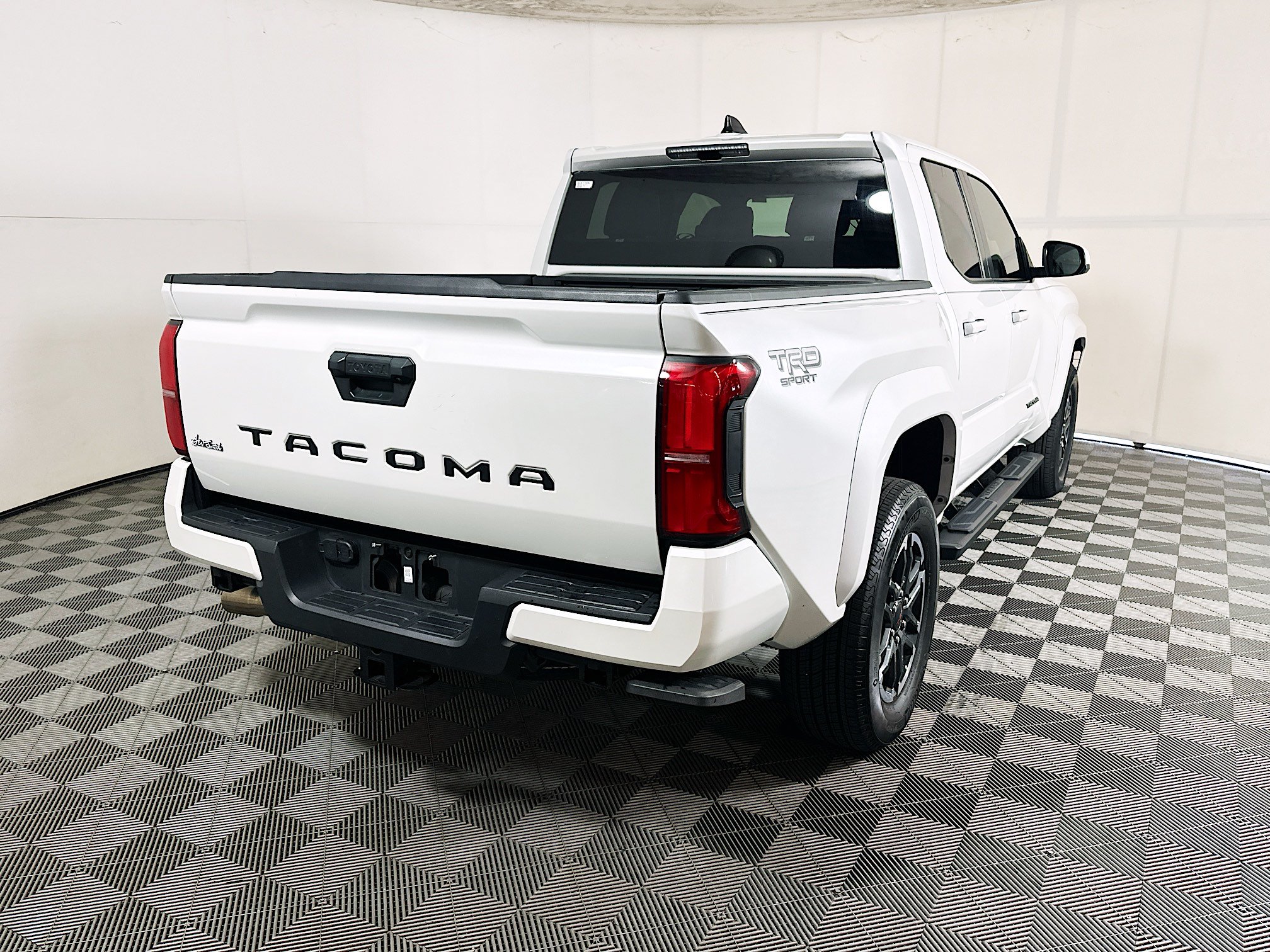 Used 2024 Toyota Tacoma TRD Sport RWD image 3