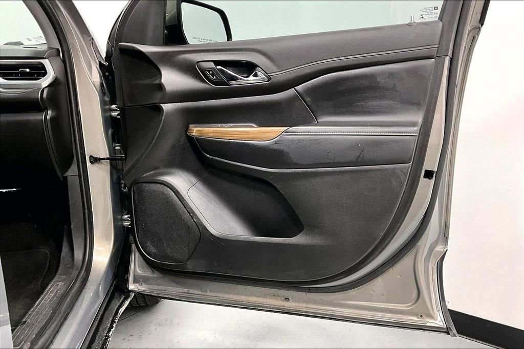 Used 2019 GMC Acadia SLE FWD image 20