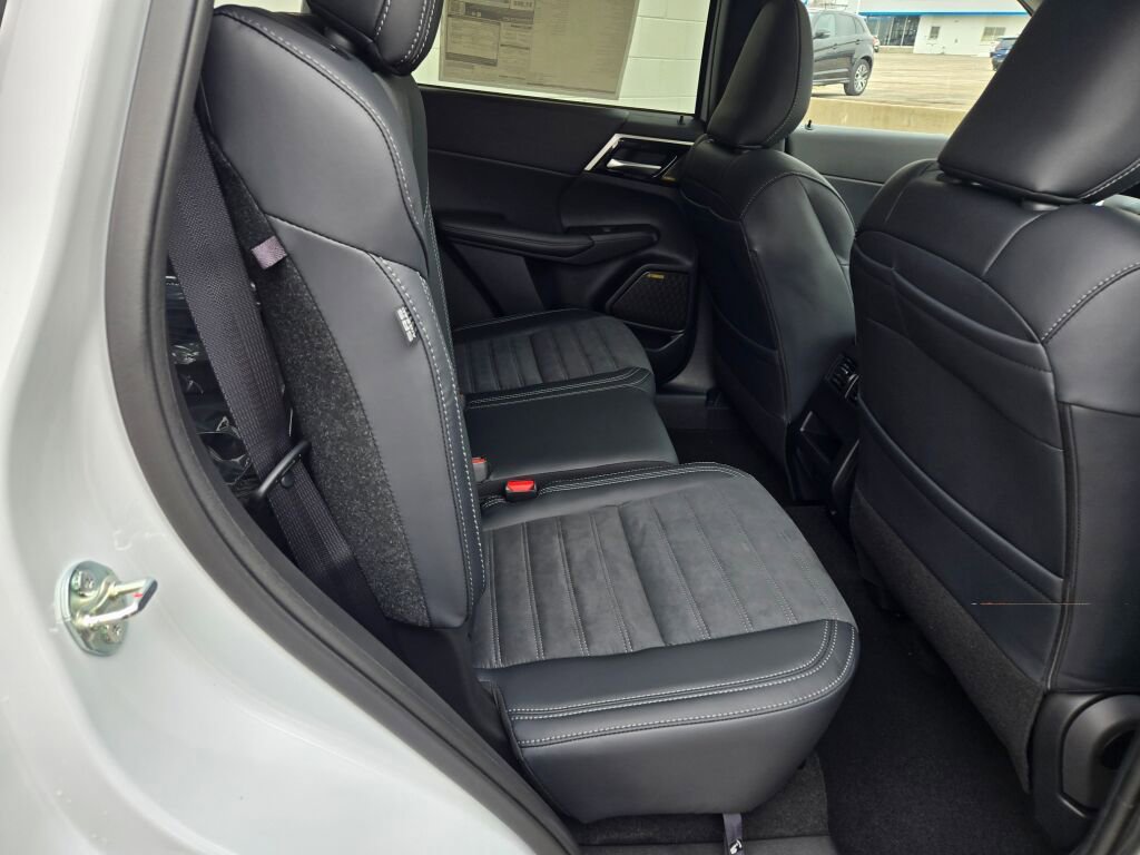 New 2026 Mitsubishi Outlander SE AWD/4WD image 7