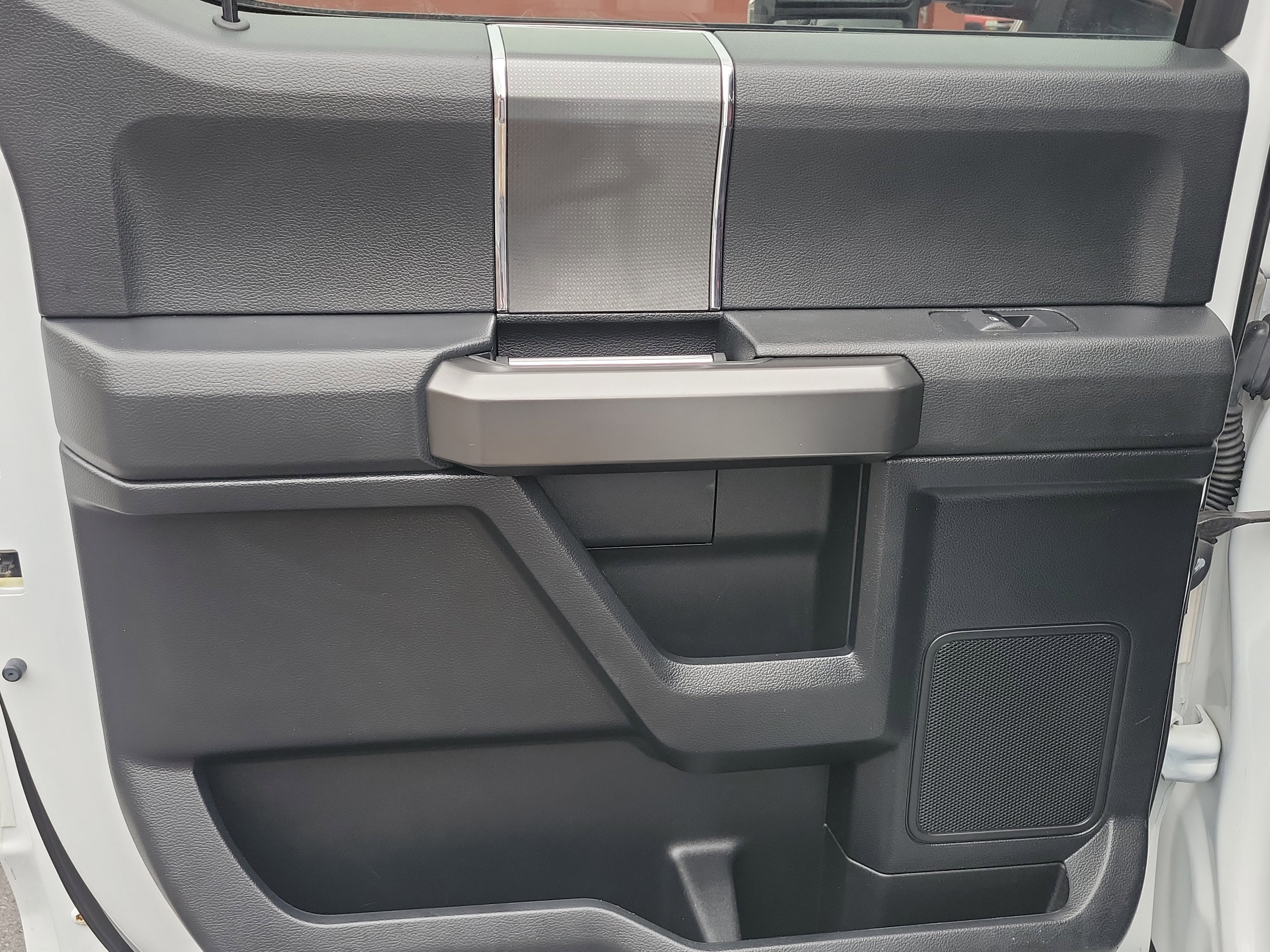 Used 2017 Ford F150 XLT w/ Equipment Group 302A Luxury image 23