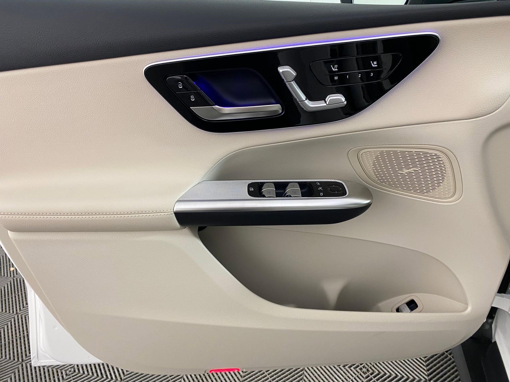 Used 2026 Mercedes-Benz GLC 300 4MATIC image 11