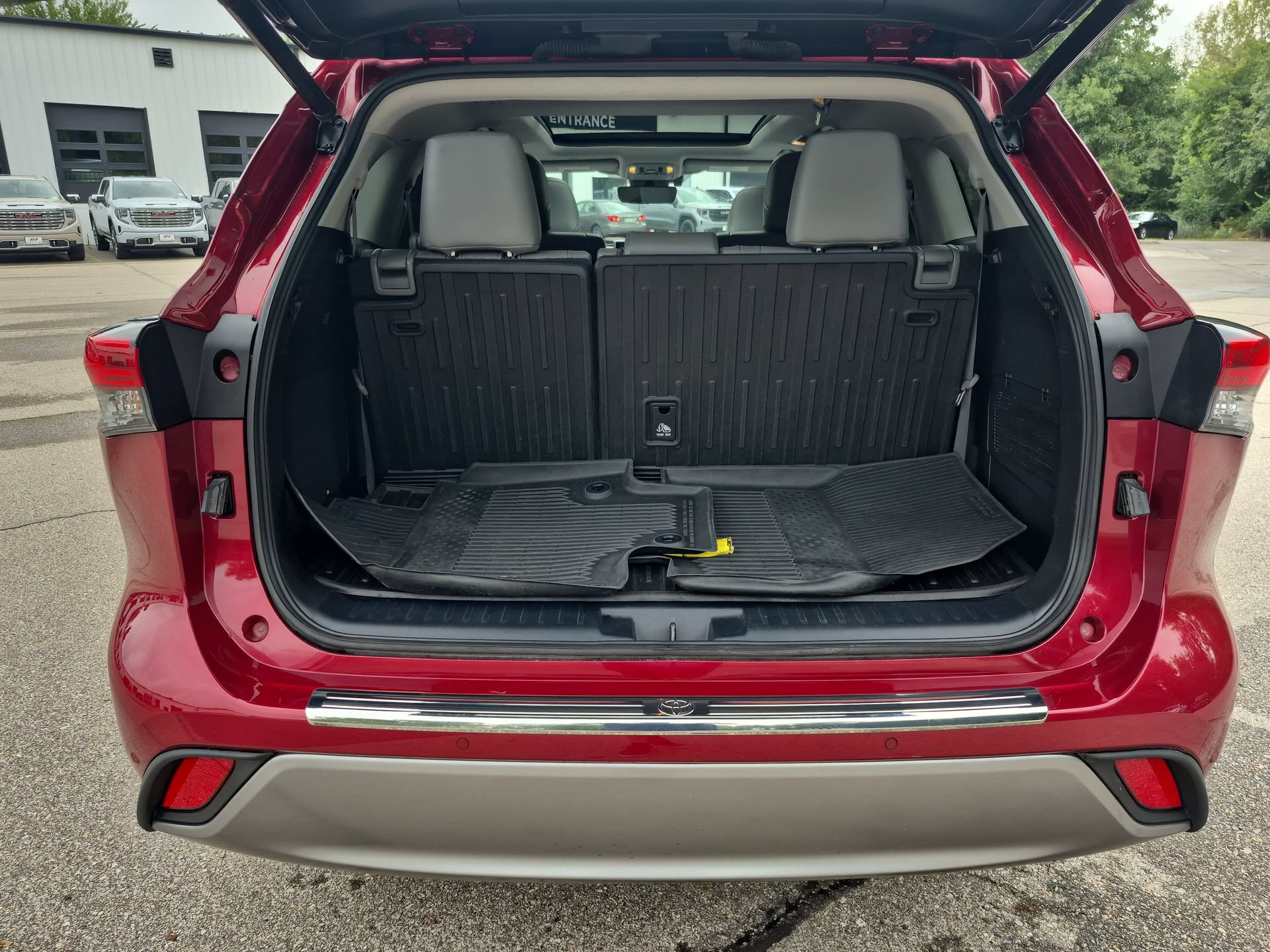 Used 2022 Toyota Highlander Platinum AWD/4WD image 27