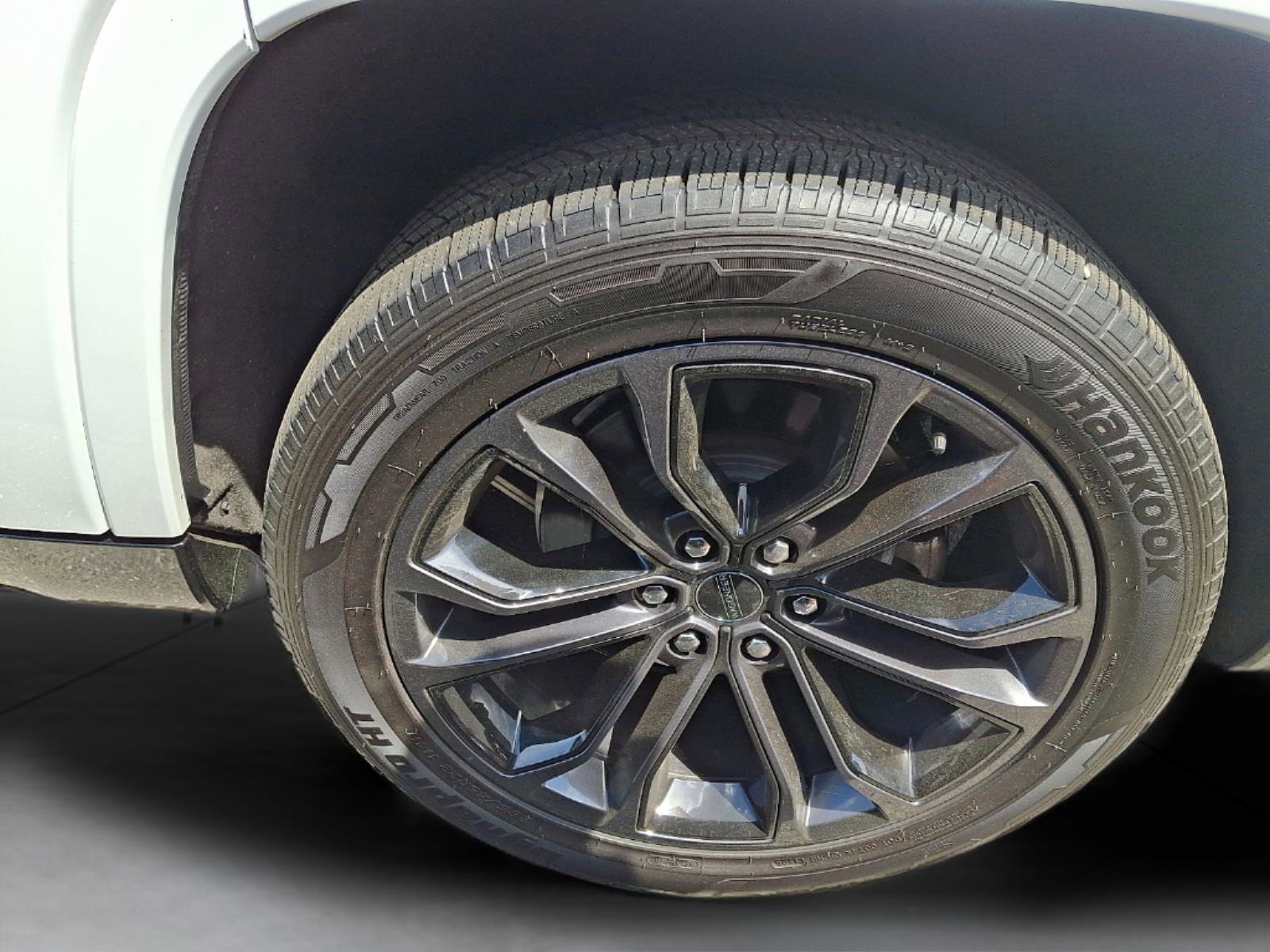 Used 2024 Jeep Grand Wagoneer Series III w/ Rear Seat Video Group 1 AWD/4WD image 63