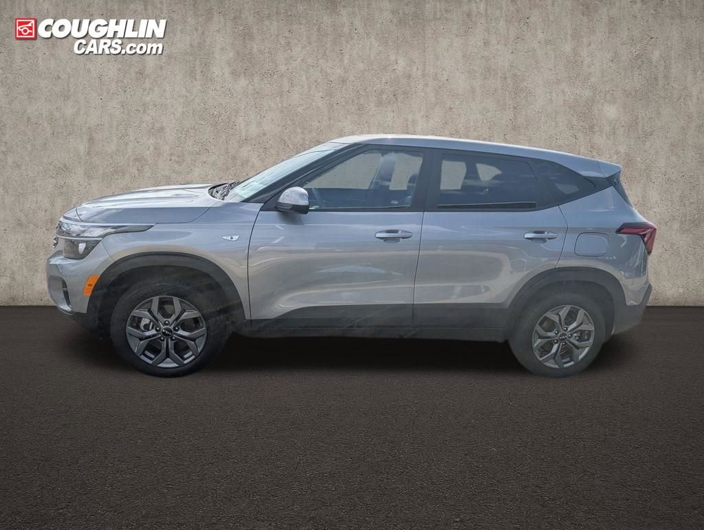 Used 2025 Kia Seltos LX image 4