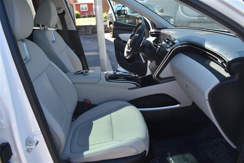 Used 2023 Hyundai Tucson Limited w/ Cargo Package AWD/4WD image 33